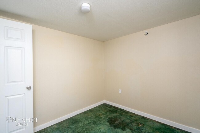 Building Photo - 542 McCartney Lane