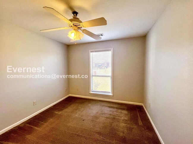 Building Photo - 93 Rosebud Cir