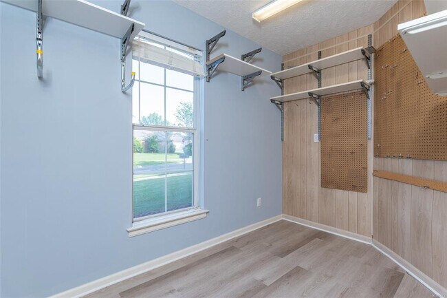 Building Photo - 9300 Greythorne Way