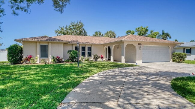 Primary Photo - 3 Bedroom, 2 Bath Home with Pool Near Sies...