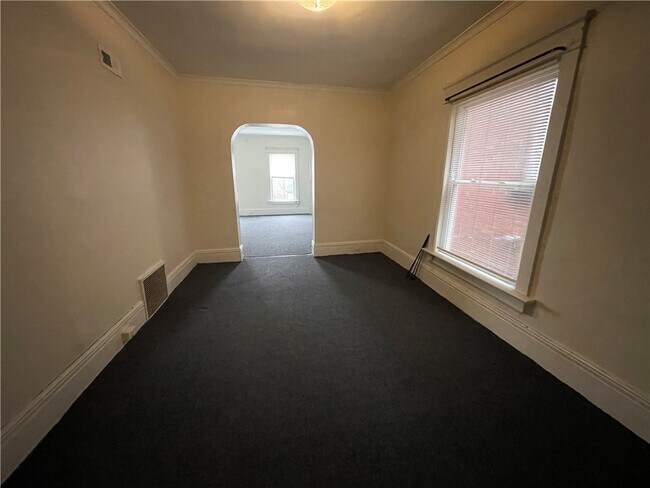 Building Photo - 2406 Peach St