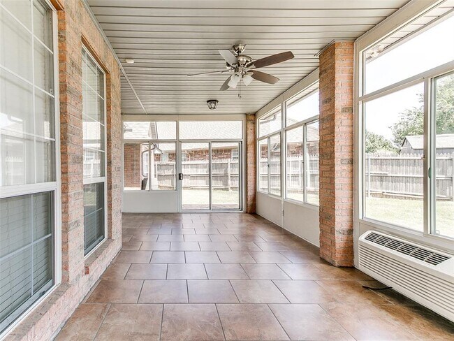 Building Photo - 5501 Lanceshire Ln