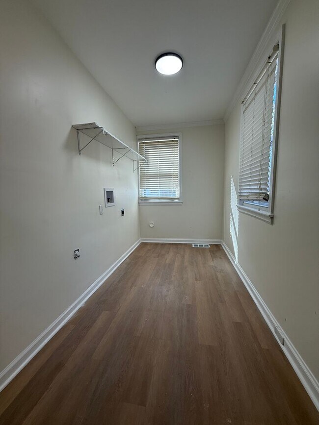 Building Photo - Recently remodeled 3-bedroom, 2-bath home located in East Montgomery.