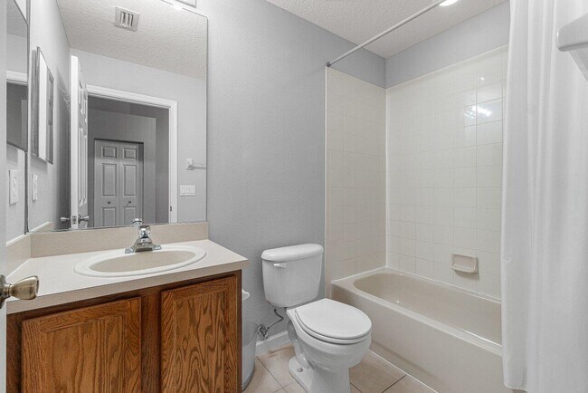Building Photo - 8080 Briantea Dr
