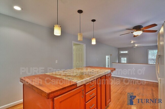 Building Photo - 801 Laurel Hill Ln