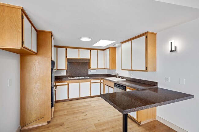 Building Photo - Mystic Hills Ocean View Home