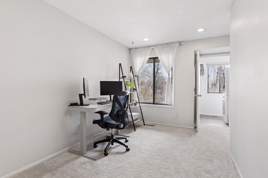 Building Photo - 3620 Independence Ave S