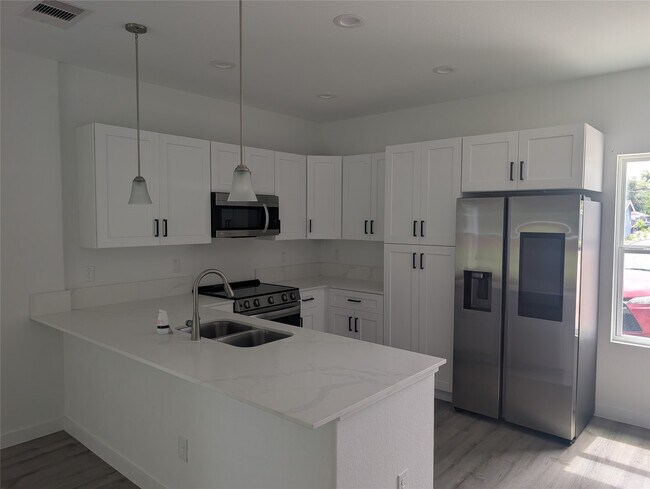 Building Photo - 7813 Hirsch Rd