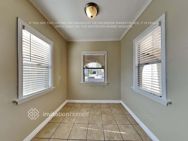 Building Photo - 3119 W 76th St