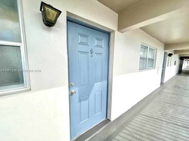 Building Photo - 8020 N Colony Cir