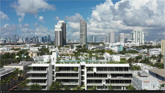 Building Photo - 300 Collins Ave