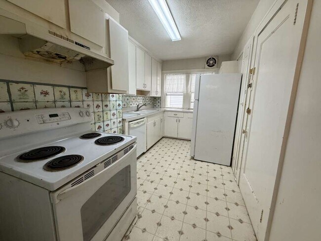 Building Photo - 18231 Winslow Rd