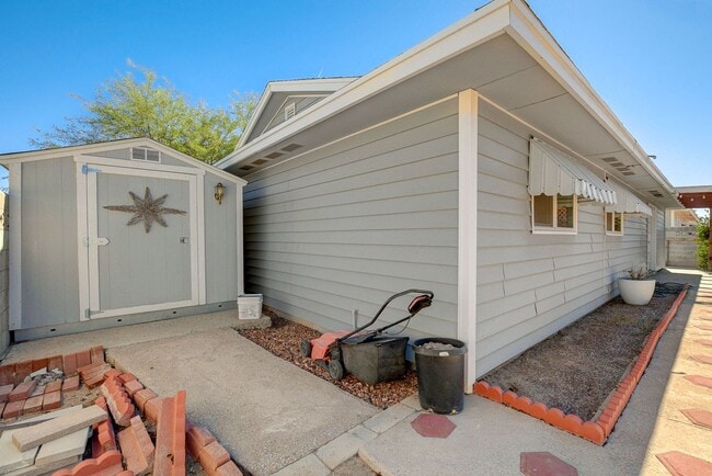 Building Photo - Charming Single-Story Home in Prime Northwest Location