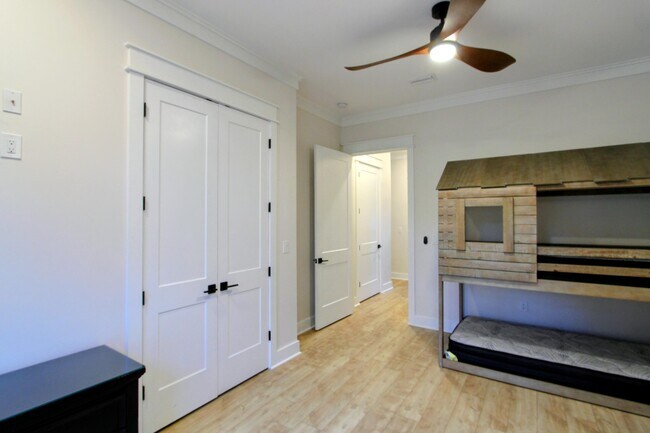 Building Photo - 3116 Pinot Way
