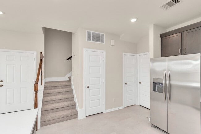 Building Photo - 1502 Revolution Way