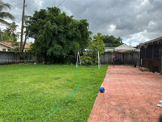 Building Photo - 6420 SW 18th Terrace