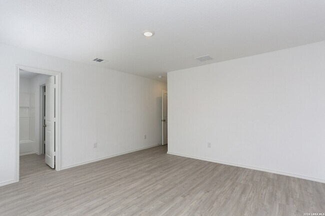 Building Photo - 6503 Scarecrow Wy