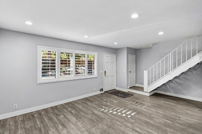 Building Photo - North Davis Condo-Available