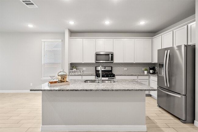 Building Photo - 316 Silver Carp Trl