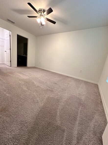 Building Photo - 108 Maple Dr