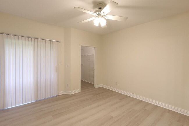 Building Photo - Guard Gated Summerlin 2 Bed Condo