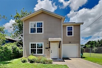 Building Photo - 3321 Rutz St