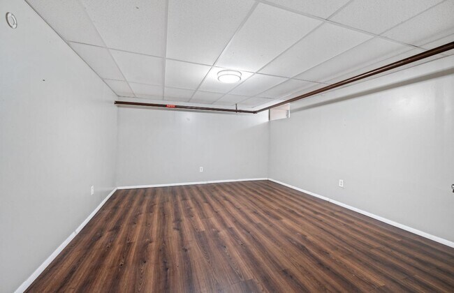 Building Photo - 259-261 N. Dithridge Street (Full Service)