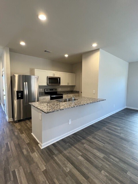 Building Photo - 417 Del Monte Dr