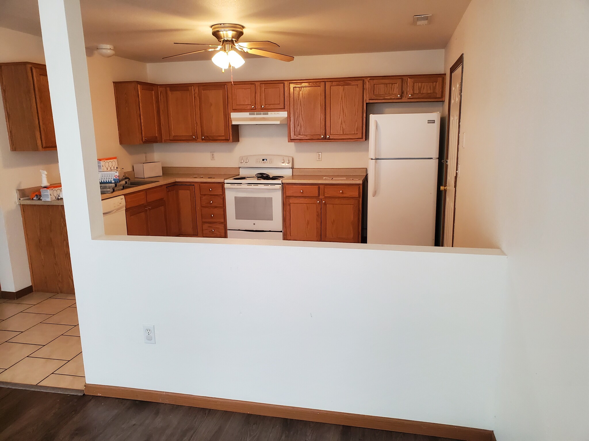 Looking from living room into kitchen - 1015 Diamond Head Rd