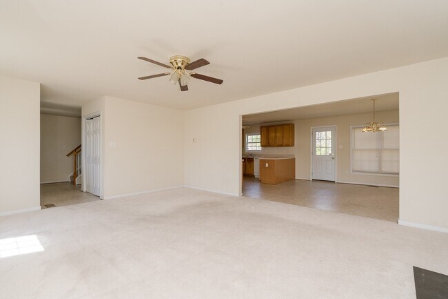 Building Photo - 3BR/2.5BA Home in Lakeside — Minutes to Bryan Park — $2,295/mo!