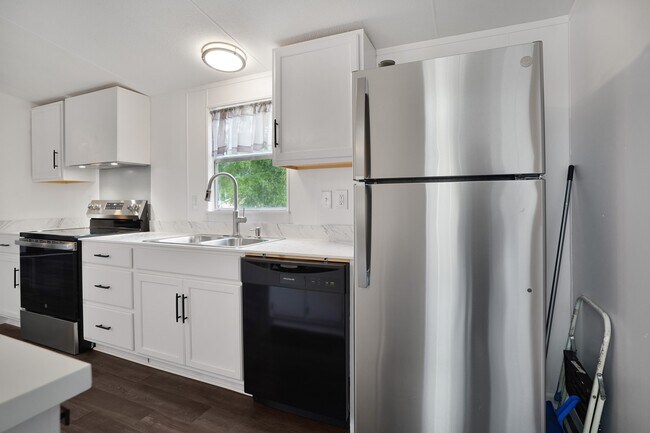 Building Photo - 21950 Caney Dr