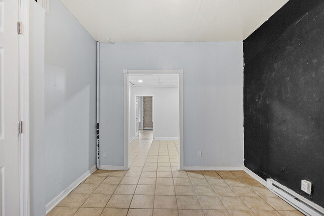 Building Photo - 179 Elk St