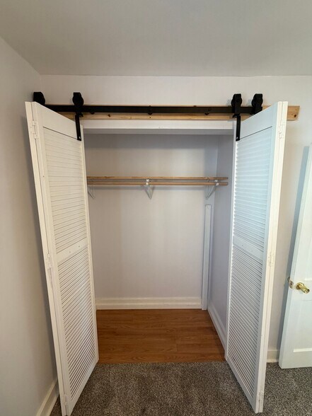 Building Photo - 38 Marple Ave