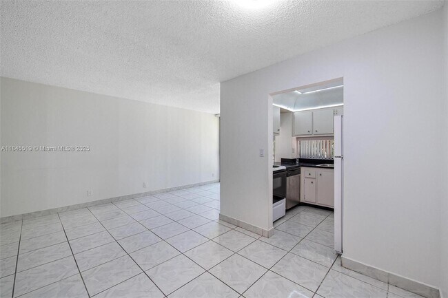 Building Photo - 16909 N Bay Rd