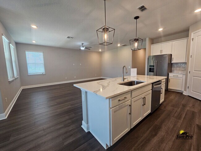 Building Photo - 379 Birkdale Dr