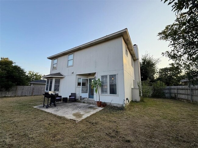 Building Photo - 541 Zebra Dr