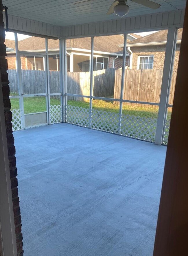 Building Photo - 7888 Park Pl Dr S