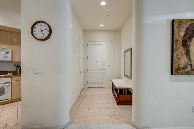Building Photo - 26 E Serene Ave