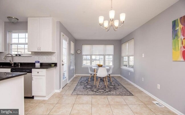 Building Photo - 8800 Community Square Ln