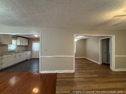 Building Photo - 4937 Walnut Dr