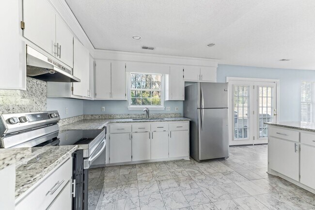 Building Photo - Beautiful Home West Ashely