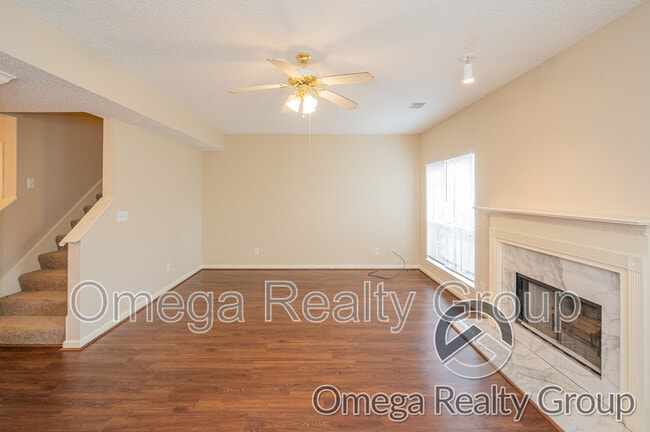 Building Photo - 1934 Live Oak Trce