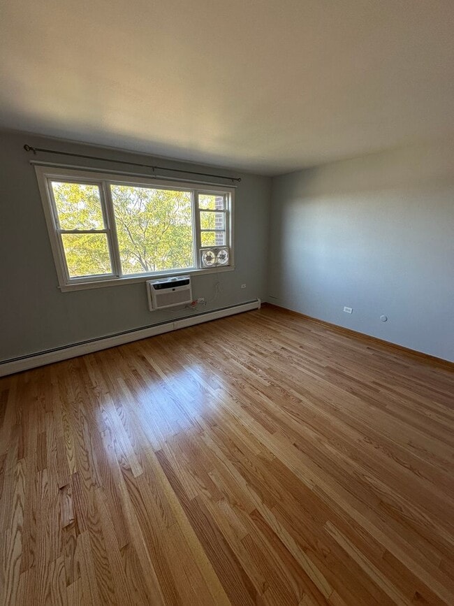 Building Photo - Great studio apartment in convenient locat...