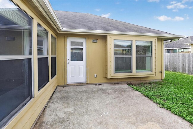 Building Photo - 15111 Parrish Ln