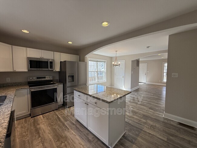 Building Photo - 238 5th St