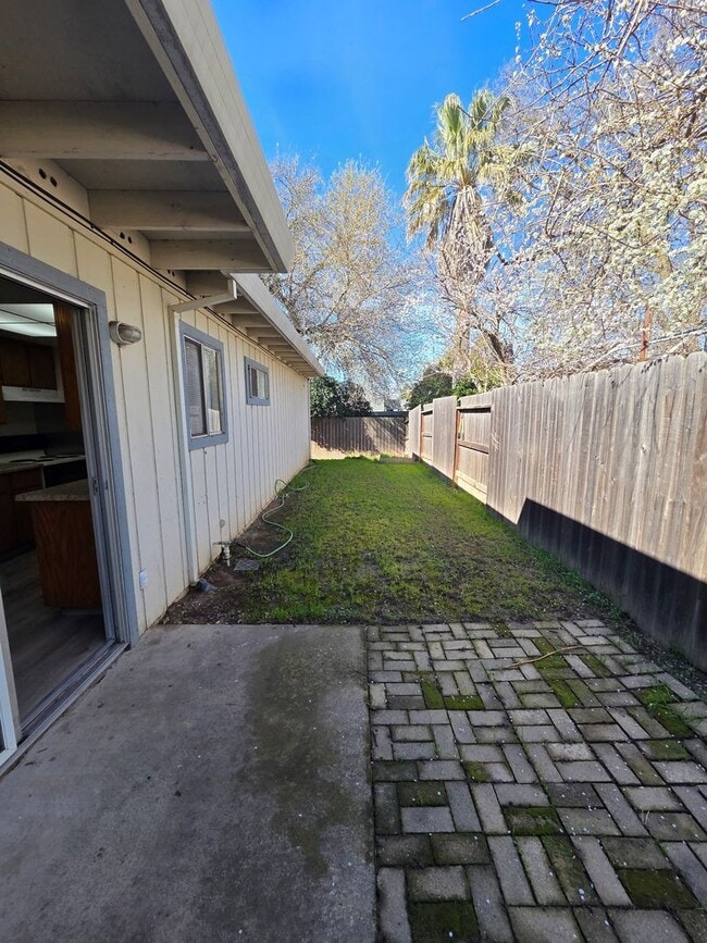 Building Photo - 6404 Denton Way