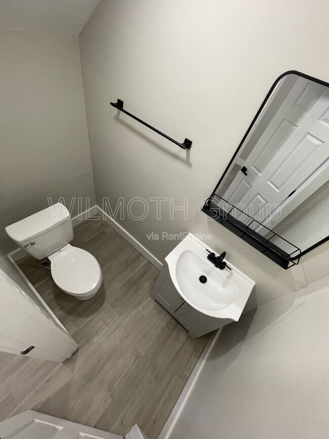 Building Photo - 321 E 31st St