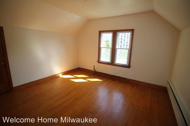 Building Photo - 4703 N 39th St