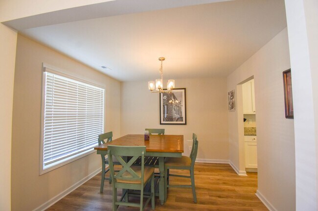 Building Photo - 3 Bedroom 2.5 Bathroom- Built in 2024!