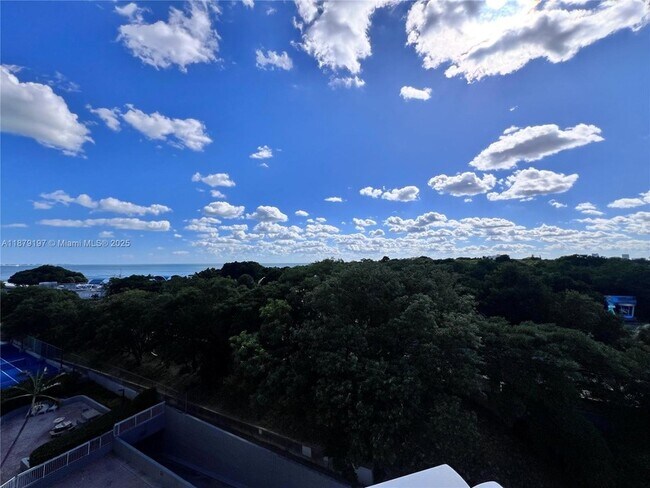 Primary Photo - 2501 Brickell Ave
